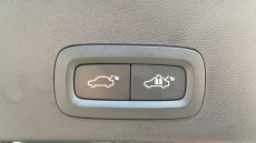 Volvo XC40 2.0 B4P Plus Dark 5dr Auto Petrol Estate